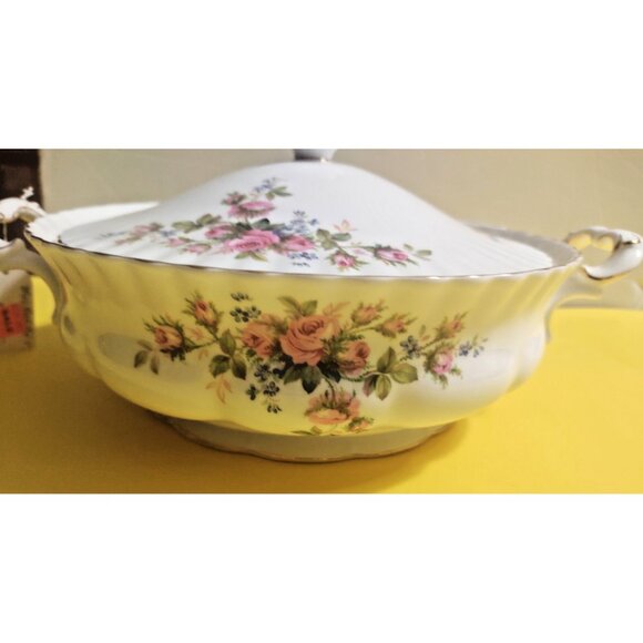 Vintage Royal Albert "Moss Rose" Handled & Lidded Soup/Vegetable 12" Tureen - Picture 2 of 14
